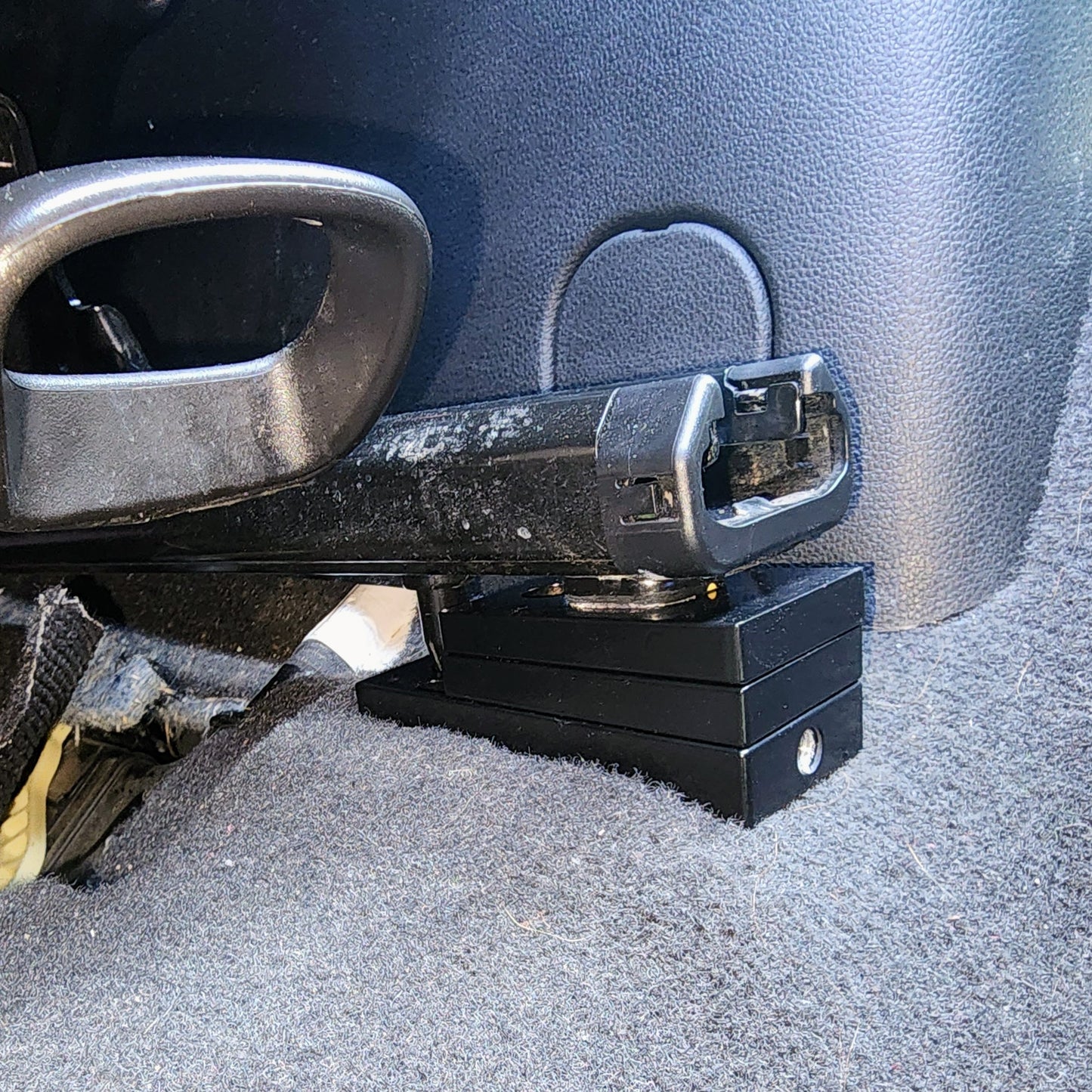 FRONT SEAT JACKERS (2021-2023 CHEVROLET SUBURBAN/TAHOE) - Desert Does It
