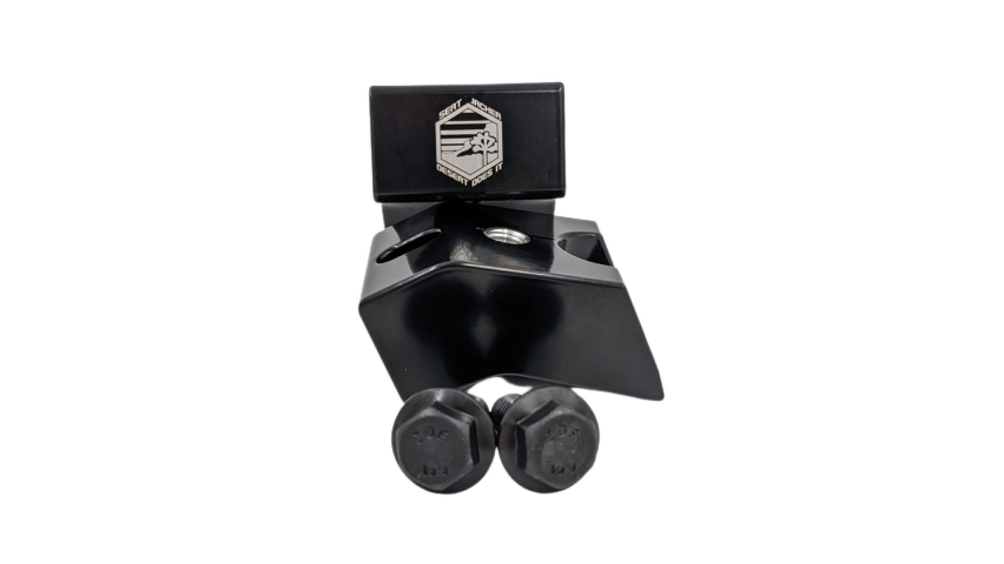 FRONT SEAT JACKERS 1998 2007 TOYOTA LAND CRUISER 100 Get comfortable and get organized with Desert Does It.