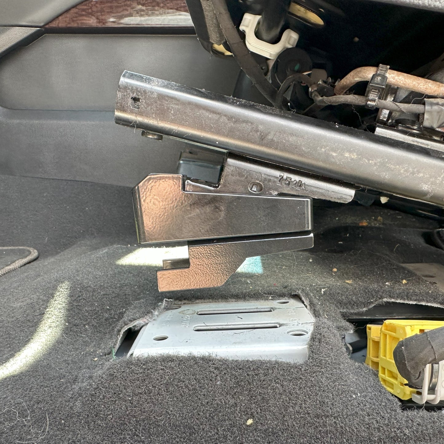 FRONT SEAT JACKERS (2015-2022 CHEVY COLORADO)