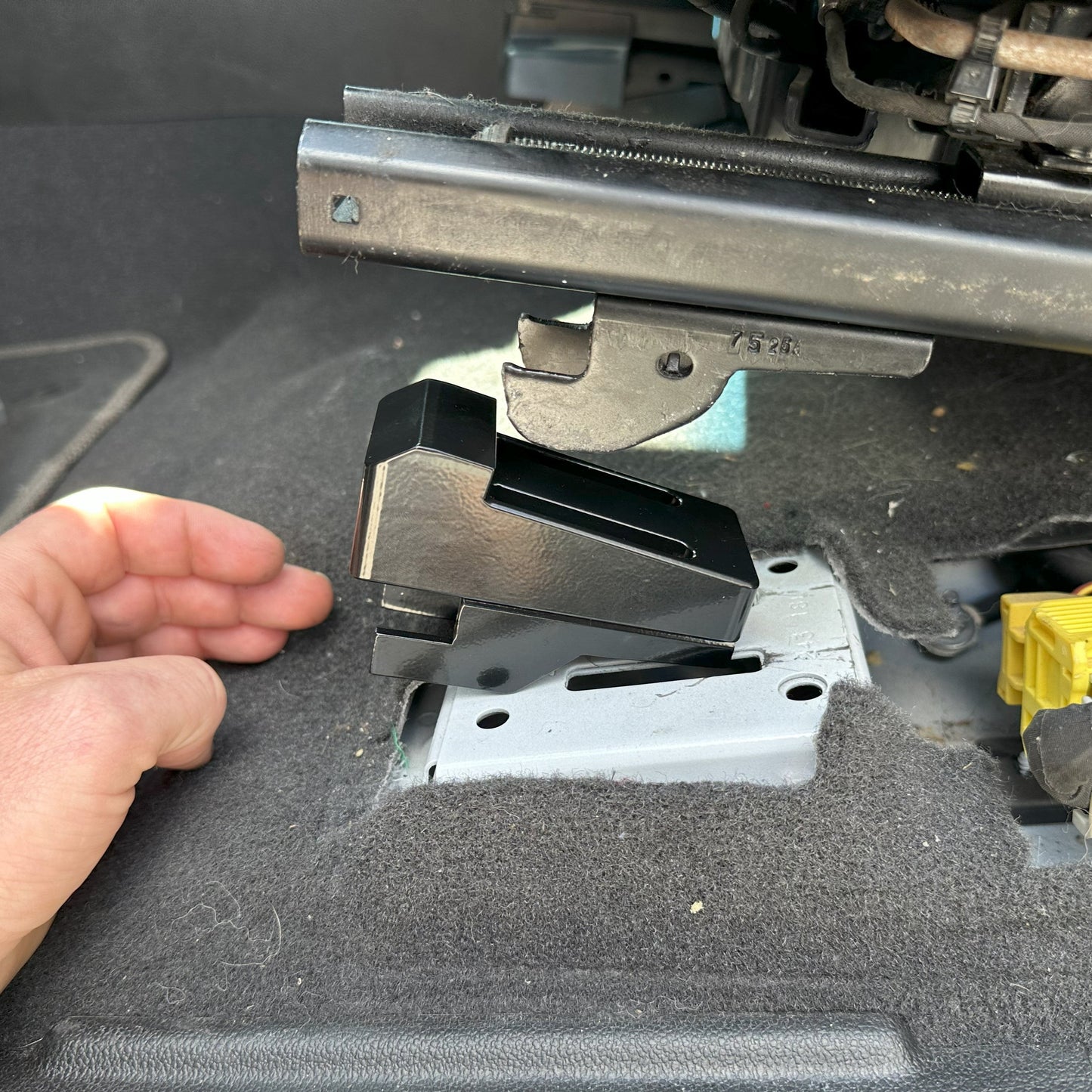 FRONT SEAT JACKERS (2015-2022 CHEVY COLORADO)