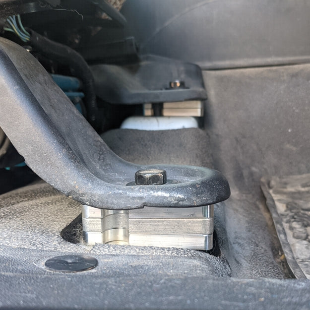 ADJUSTABLE FRONT SEAT JACKERS® (2007-2018 JEEP WRANGLER JK AND JKU) - Desert Does It