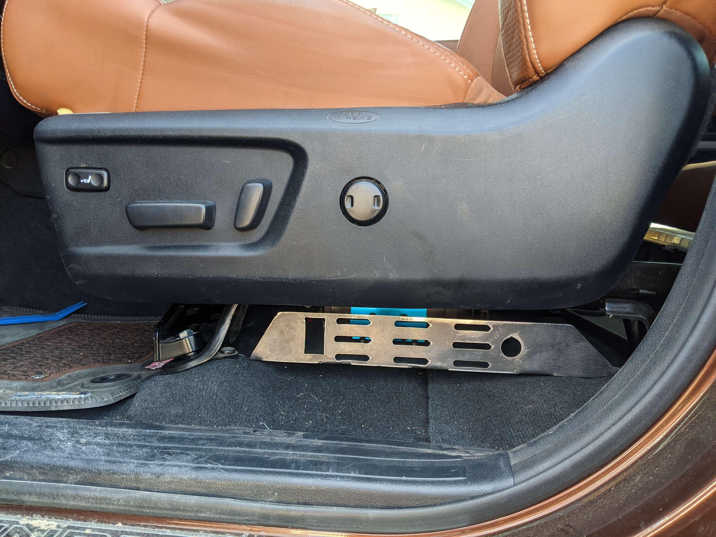 UNDER SEAT COMPRESSOR MOUNT (2007-2021 TOYOTA TUNDRA) - Desert Does It