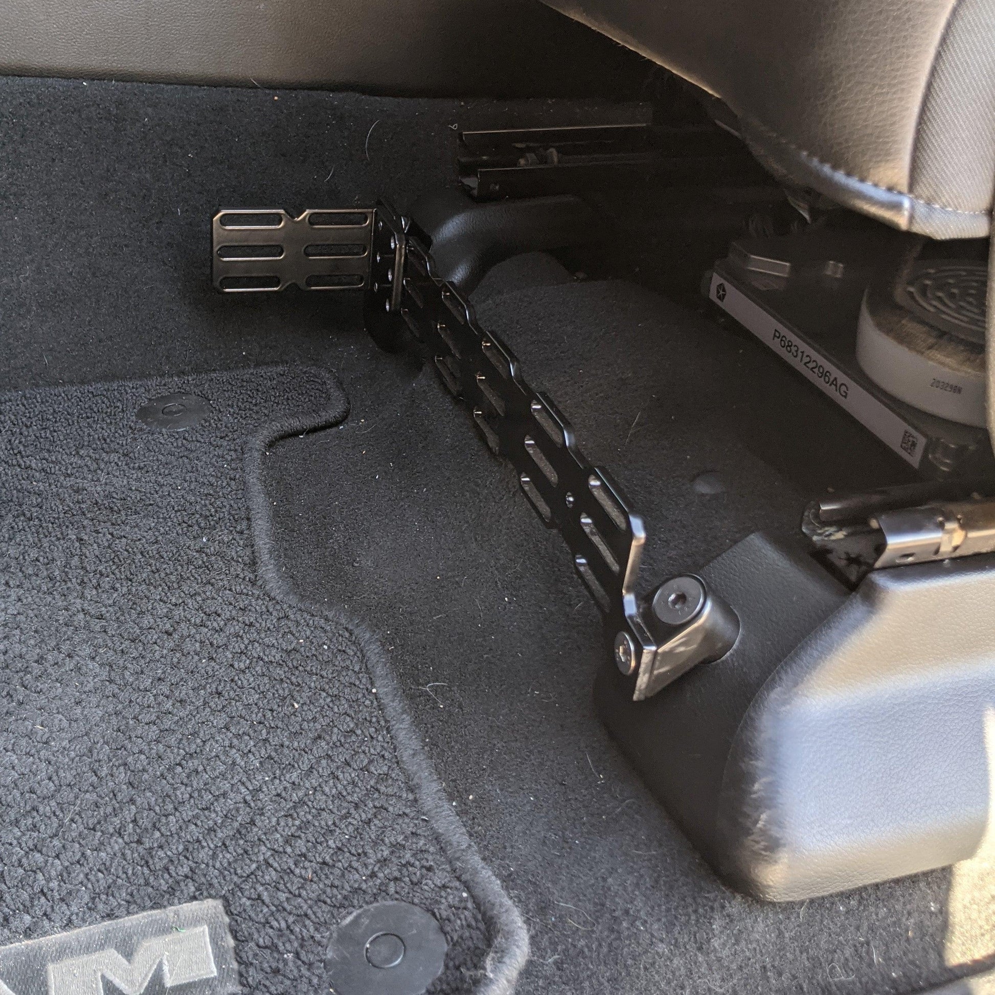 FRONT MULTI MOUNT PANEL (2019-2023 RAM 1500) MMP - Desert Does It