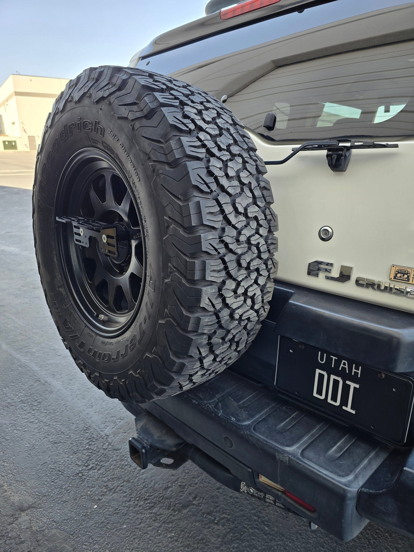 SPARE TIRE MOLLE (2006-2014 TOYOTA FJ)