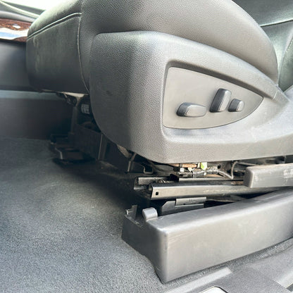 FRONT SEAT JACKERS (2015-2019 GM 2500/3500)