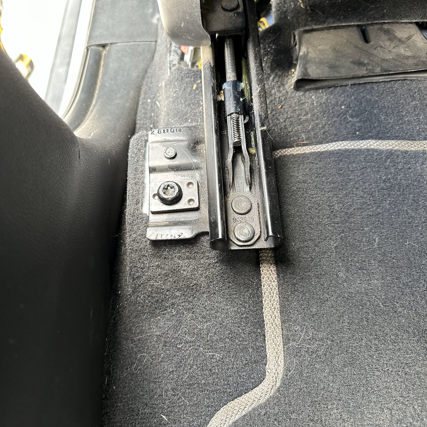 FRONT SEAT JACKERS (2015-2020 CHEVROLET SUBURBAN/TAHOE)