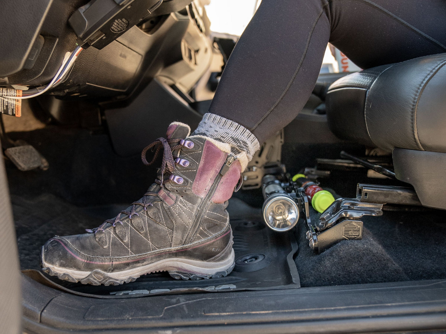 ADJUSTABLE FRONT SEAT JACKERS® (2007-2018 JEEP WRANGLER JK AND JKU) - Desert Does It